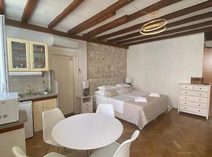 Апартаменты Palace Residences *