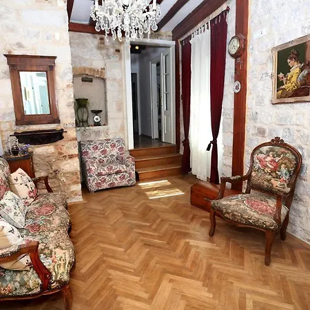 Apartment Palace Residences